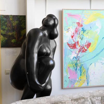 Vrouw Staand Op Een Been 1965 86 178x80x70 Cm Gipsmodel Atelier Gipsotheek